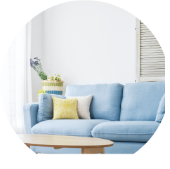 ソファ・リモコンなど